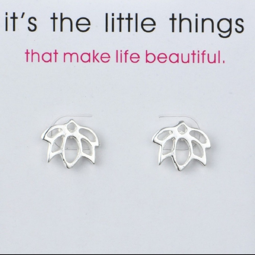 🐘Lotus Earring Studs